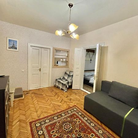 Style Apartments In Old Lviv Bagian luar foto