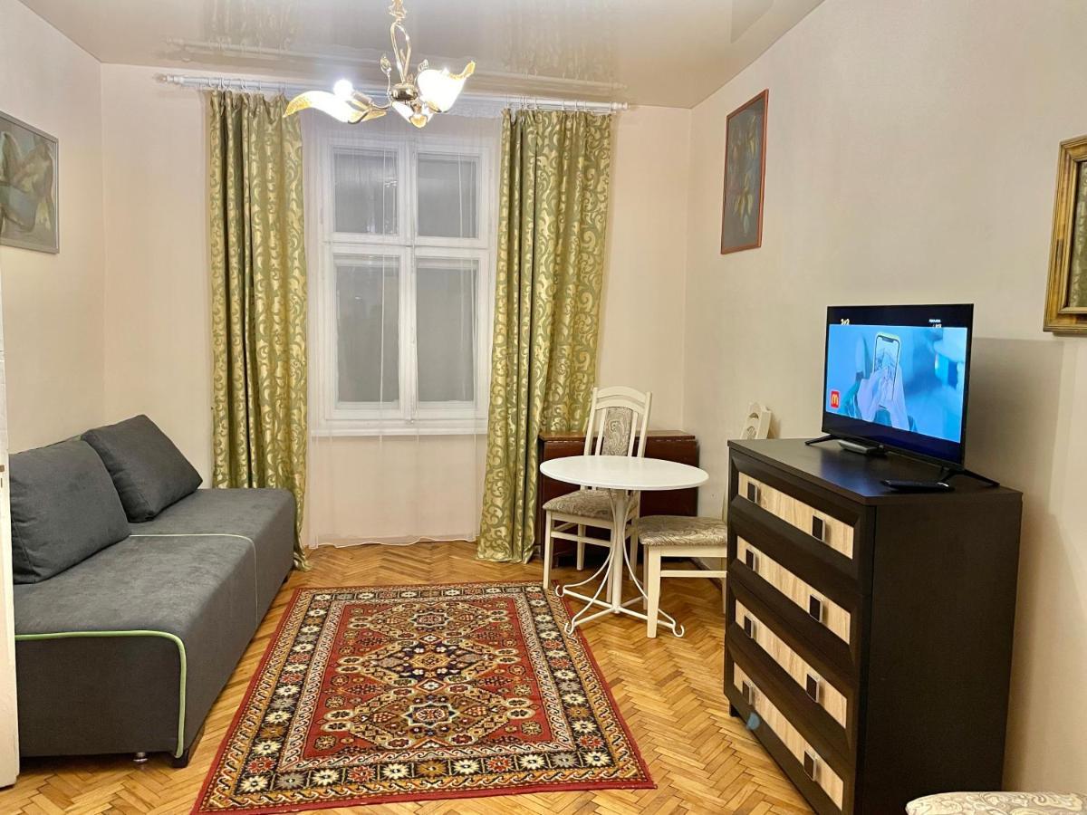 Style Apartments In Old Lviv Bagian luar foto