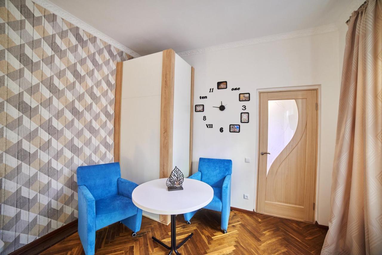 Style Apartments In Old Lviv Bagian luar foto